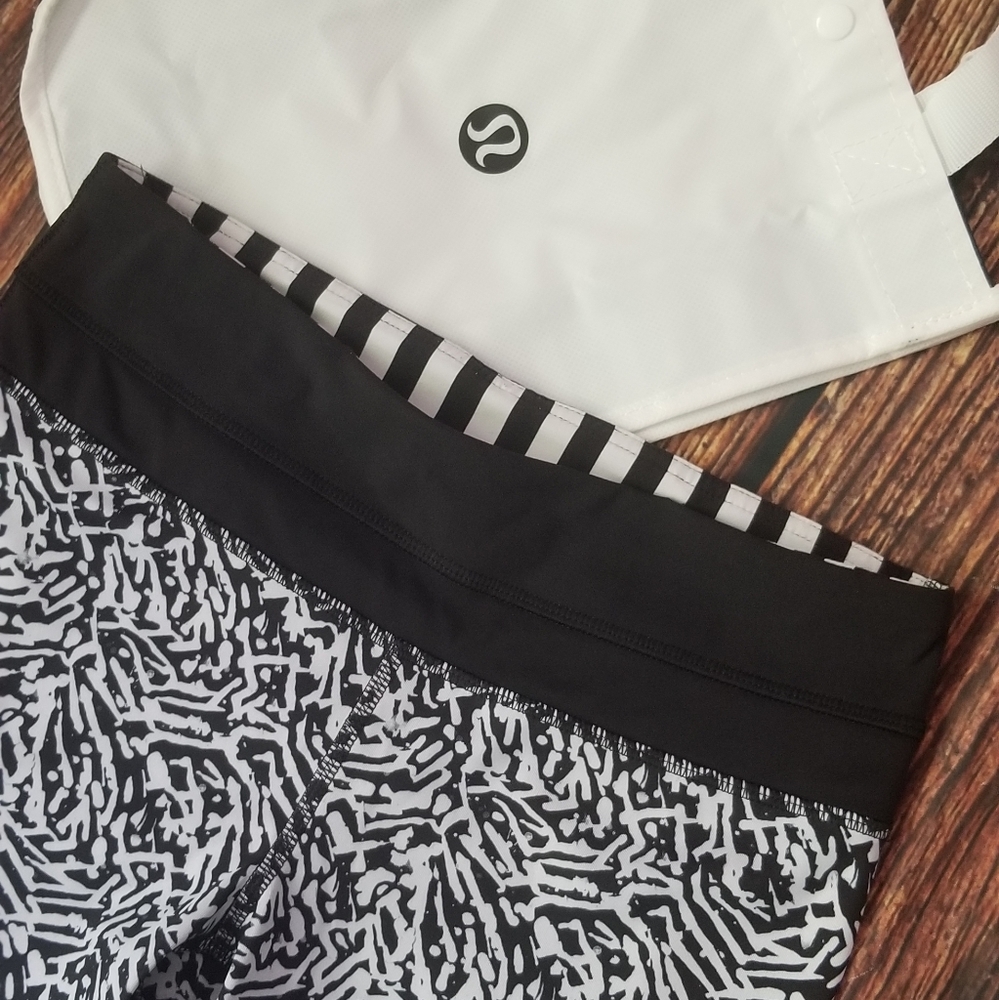 LULULEMON Athletica Black White Leggings With Lululemon Bag - Picture 16 of 16